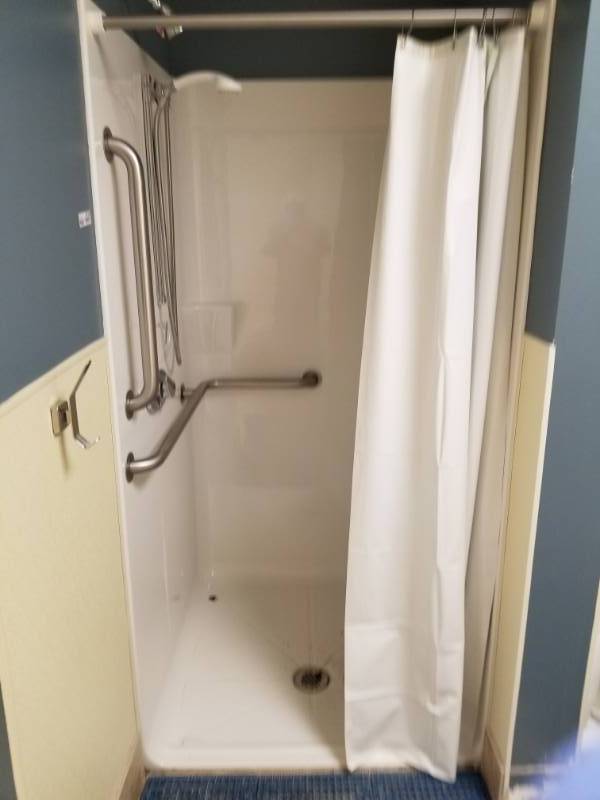 lot 8706 image: Shower Stall wFixtures and Curtain