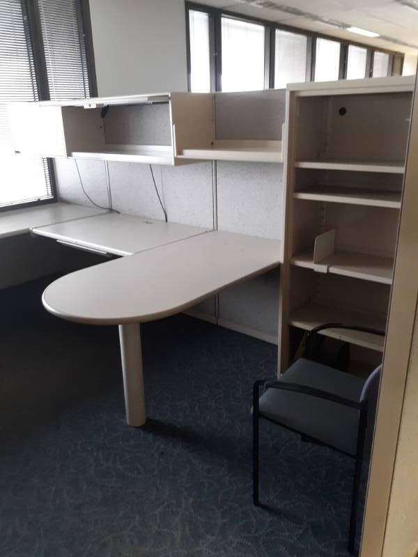 lot 8778 image: U-Shaped Cubicle w Chairs, Hutch, Filing cabinet