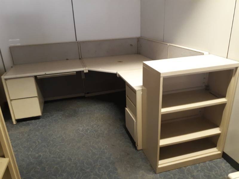 lot 8784 image: L-Shaped Cubicle and 3 Shelf Book Case