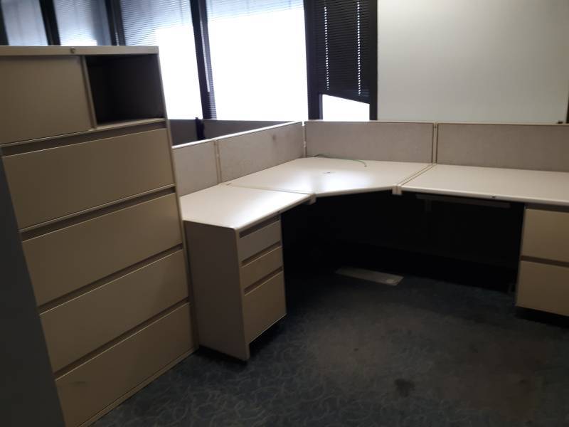 lot 8800 image: L-Shaped Cubicle