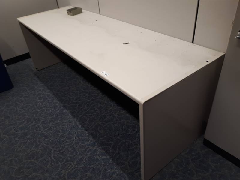 lot 8771 image: Basic Desk