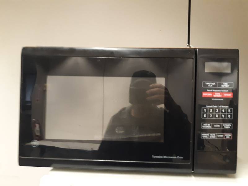 lot 8815 image: GE Microwave