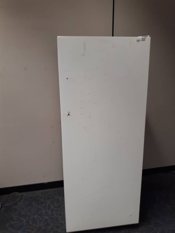 lot 8814 image: Vintage Refrigerator  Freezer Combo