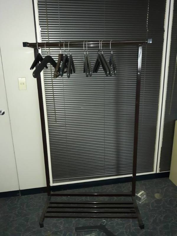 lot 8837 image: Metal Coat Rack