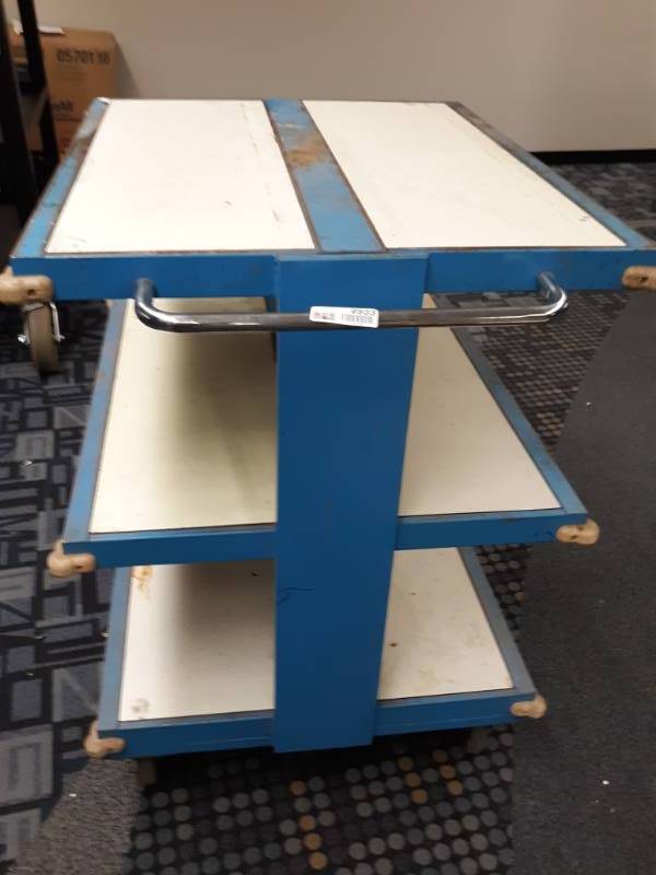 lot 8933 image: Double Sided Rolling Cart
