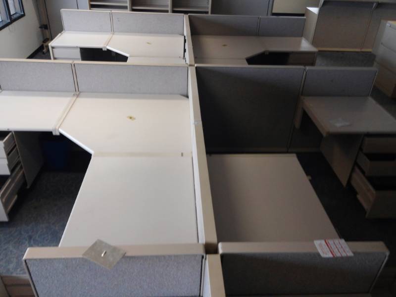 lot 8737 image: L-Shaped Cubicle
