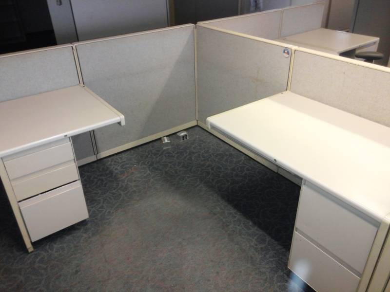 lot 8805 image: L-Shaped Cubicle, Chair and Book Case
