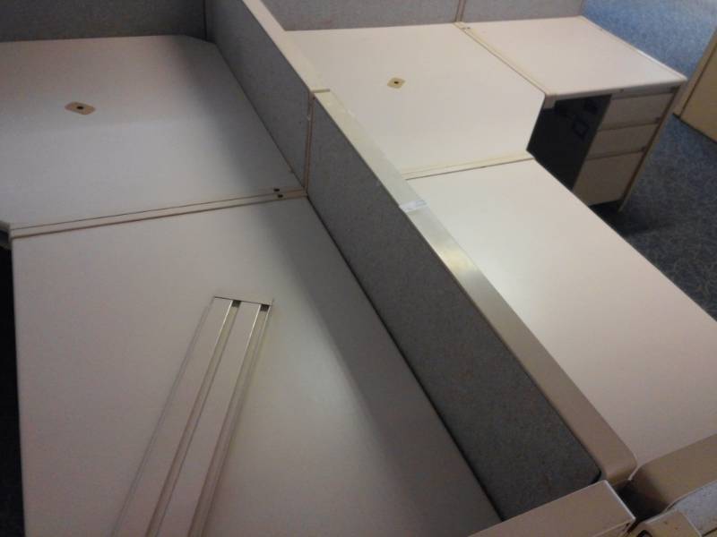 lot 8884 image: L-Shaped Cubicle