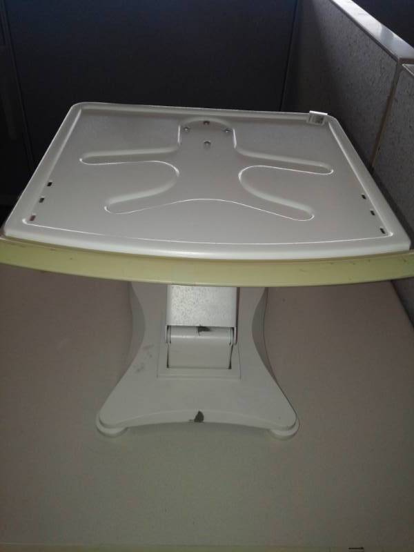 lot 8750 image: Adjustable Computer Monitor Stand
