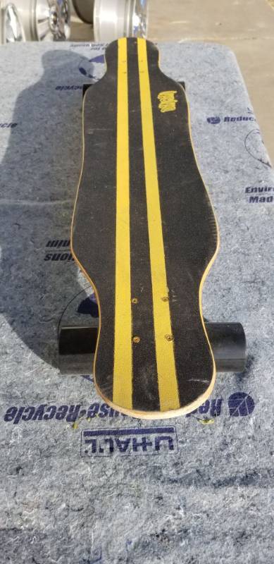 lot 16260 image: long board Dinbin