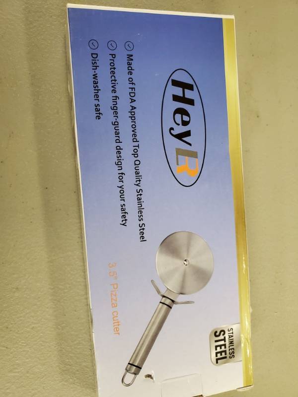 lot 16297 image: 3.5  Pizza Cutter.