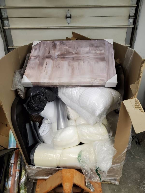 lot 16331 image: Huge Miscellaneous pallet.