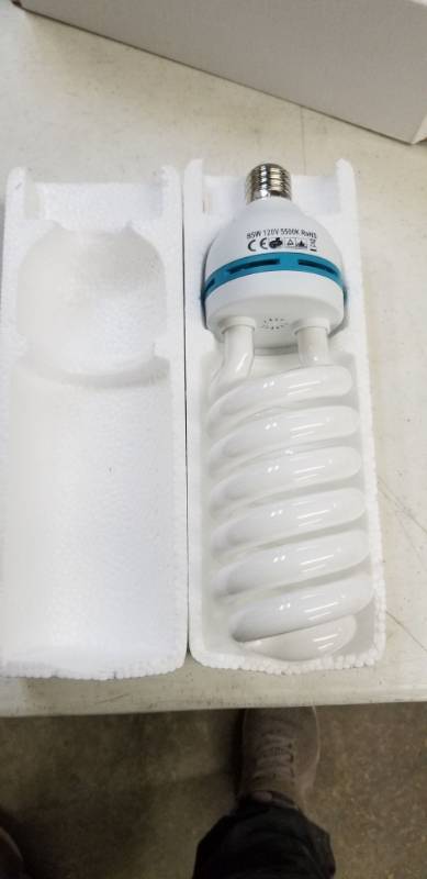 lot 16334 image: Qty 2 85 watt light bulb