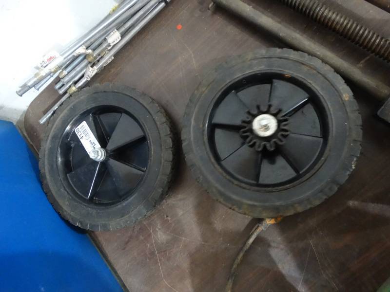 lot 4130 image: 2 new lawn mower style wheels