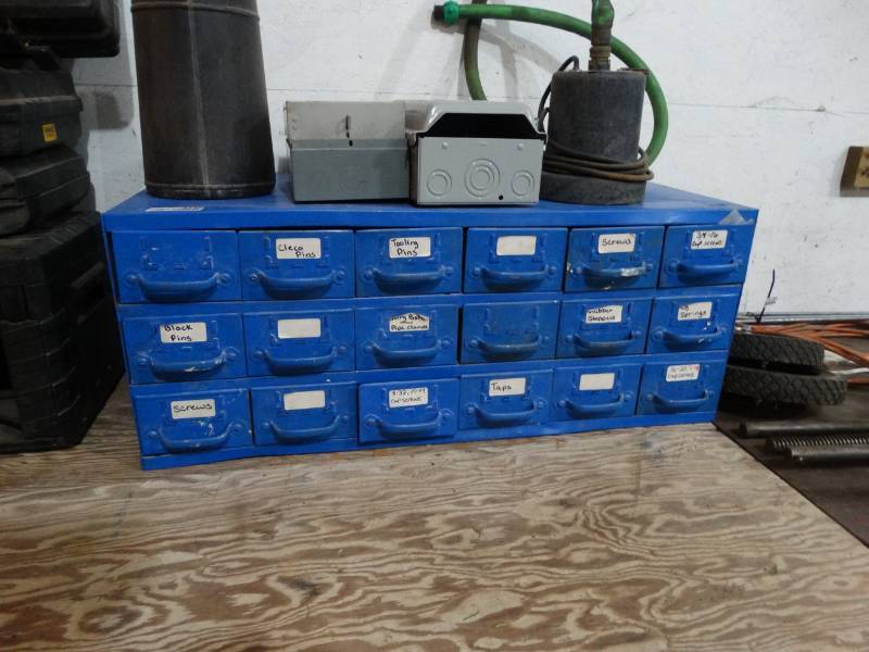 lot 4135 image: Nice Equipto metal parts cabinet w various hardware & misc in drawers