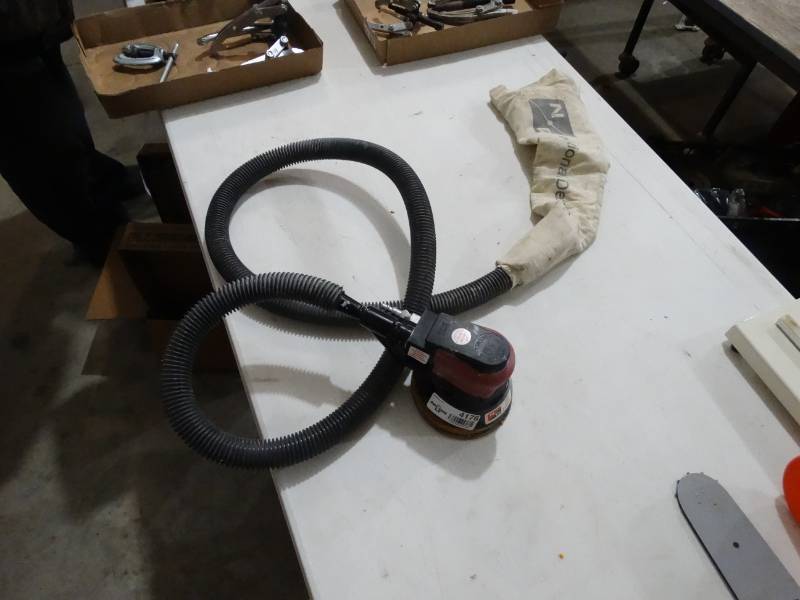 lot 4176 image: National Detroit air sander PGU 316 stroke w dust hose & bag