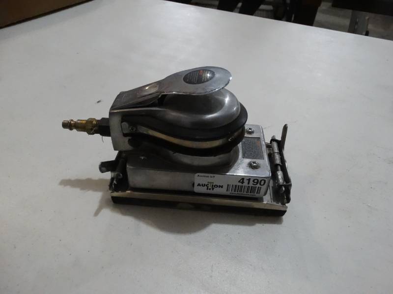 lot 4190 image: Air sander