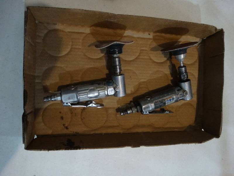 lot 4212 image: Lot of 2 air die grinders
