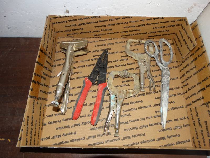 lot 4239 image: Vise Grips & misc. hand tools