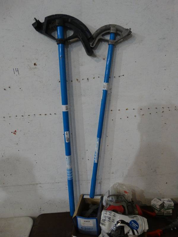 lot 4246 image: 2 pipe benders