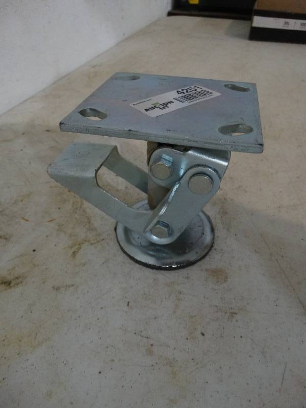 lot 4251 image: New bolt on step brake