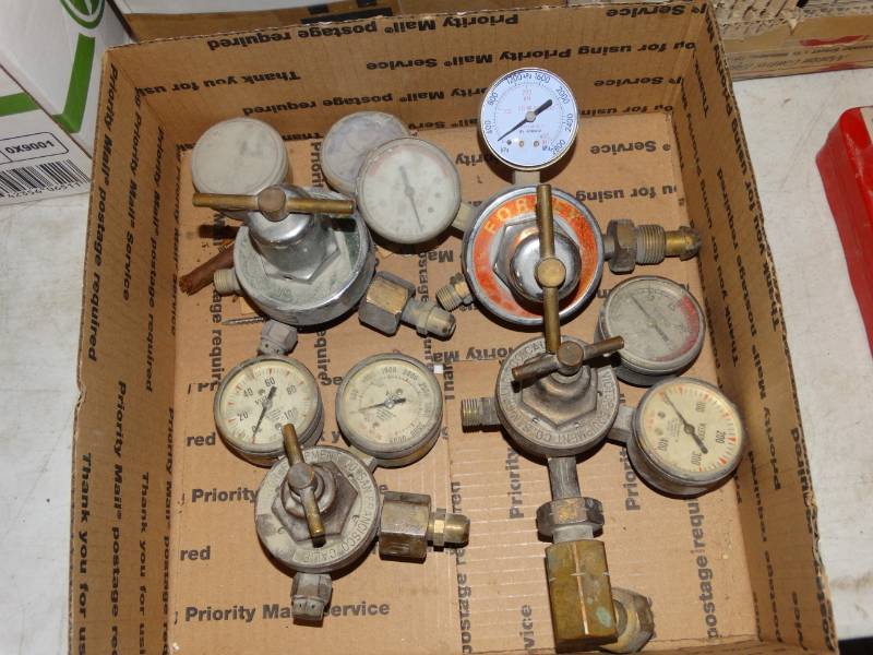 lot 4269 image: Several sets of gauges