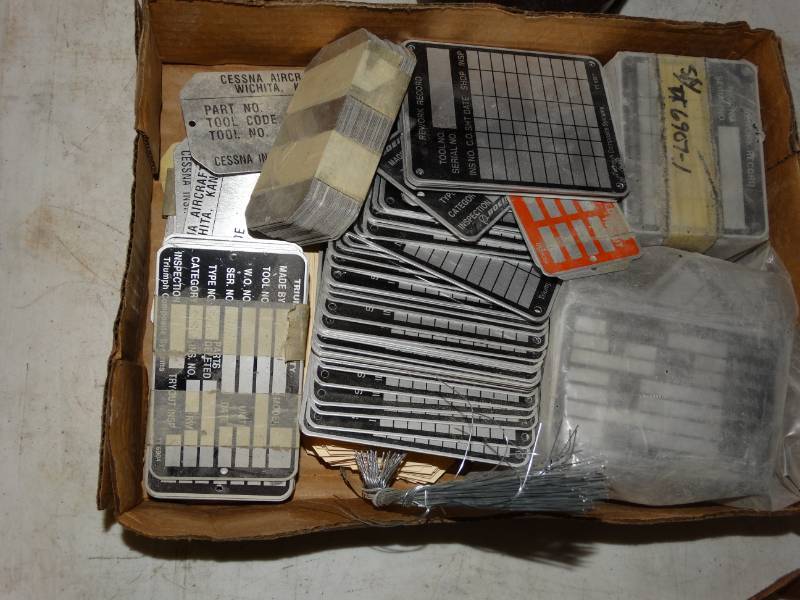 lot 4271 image: LARGE lot of various metal plates tags