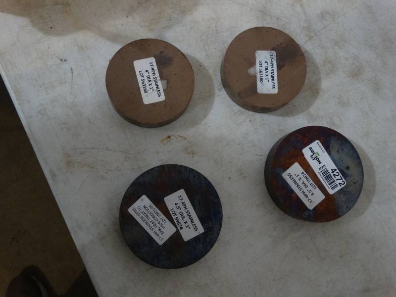 lot 4272 image: Various metal stock paper weights door stops