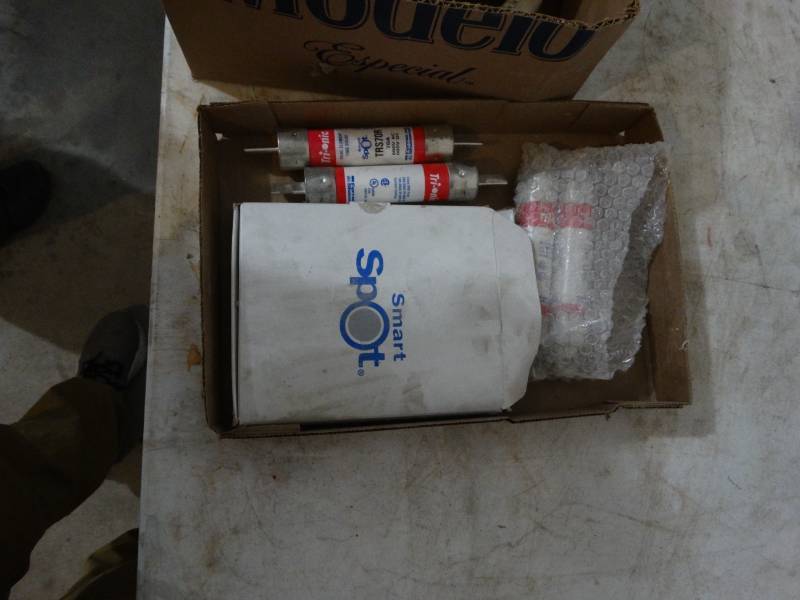 lot 4274 image: Lot of large fuses