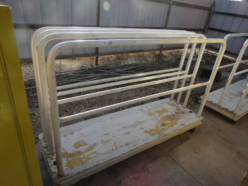 lot 4283 image: Heavy duty material cart w removable rails