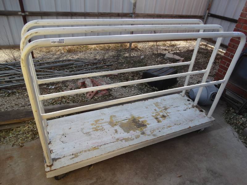 lot 4285 image: Heavy duty material cart w removable rails