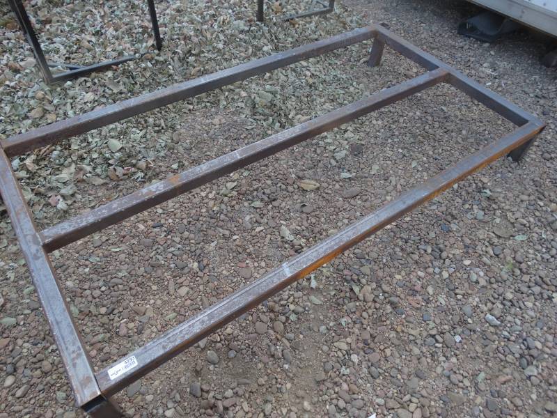 lot 4293 image: Custom built metal oversized dunnage rack