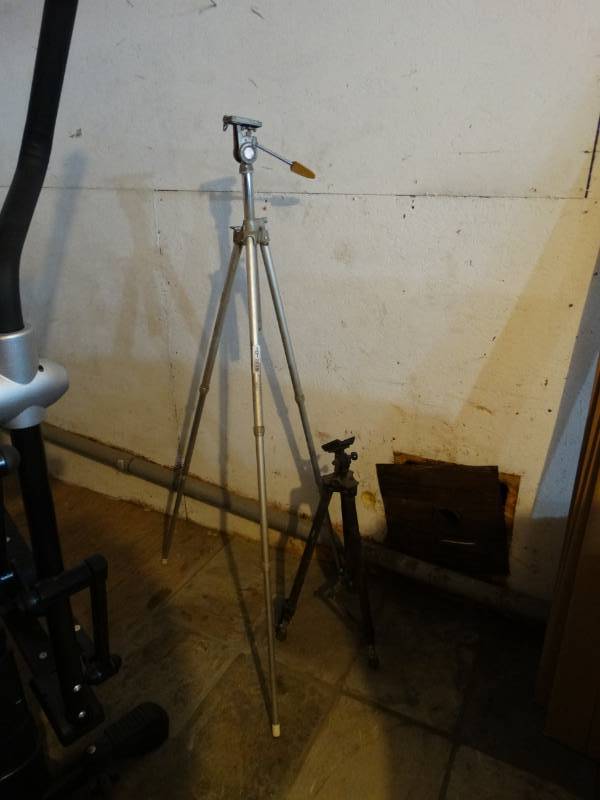 lot 4308 image: 2 camera tripods
