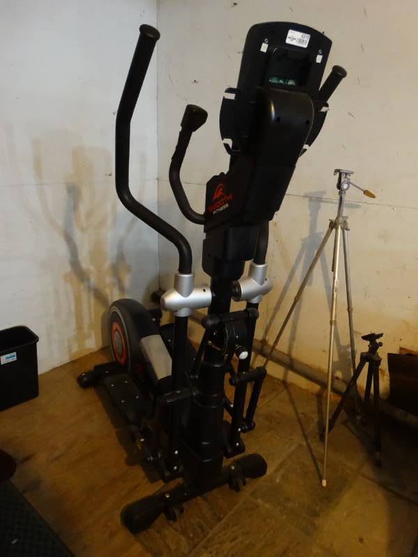 lot 4310 image: Smooth fitness 1720 elliptical trainer