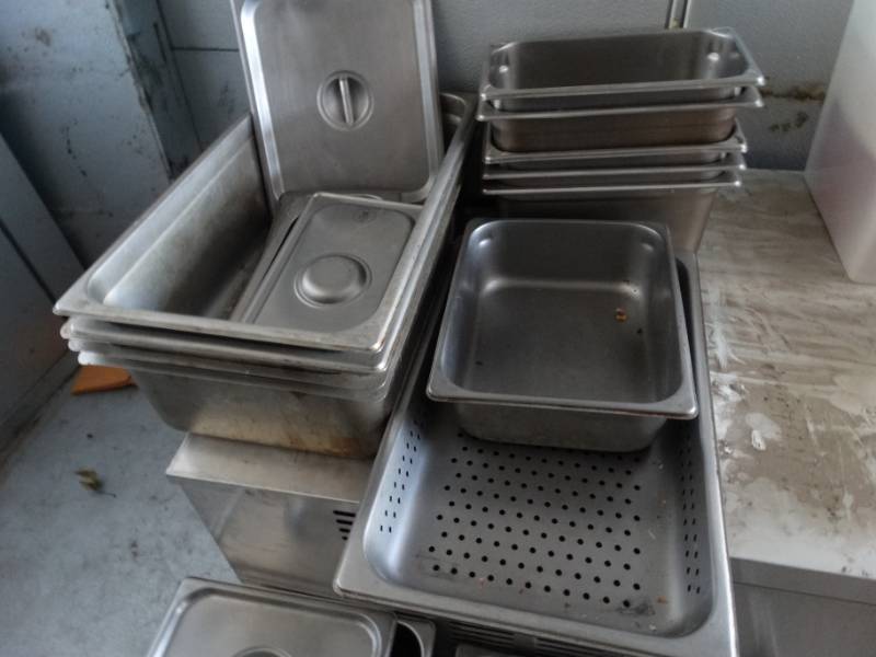 lot 4825 image: 23 pc lot of stainless steel inserts & lids- Various sizes