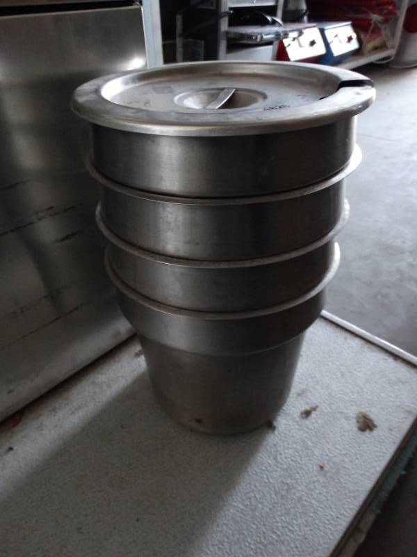 lot 4826 image: 4 ss soup inserts w 1 lid