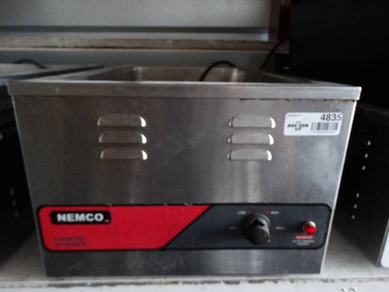 lot 4835 image: Nemco counter top food warmer