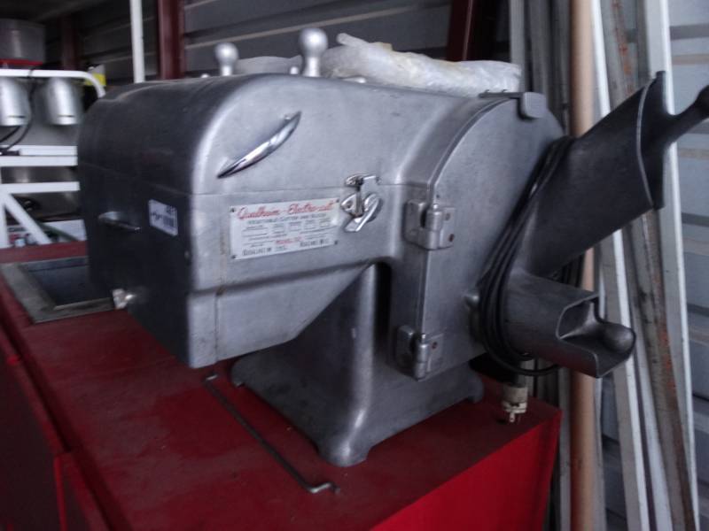 lot 4861 image: Qualheim Electro-Cut Vegetable Cheese Cutter Slicer Model 101 Chopper Shredder