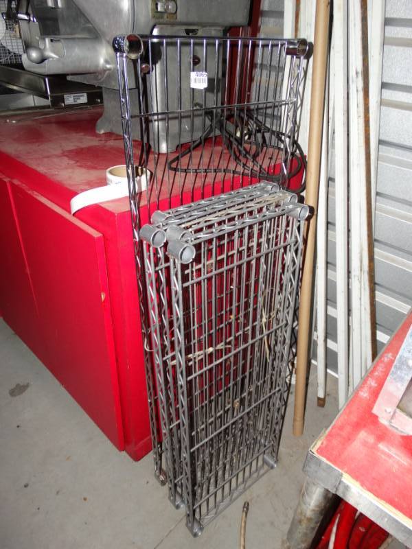lot 4865 image: 5 metro rack shelves