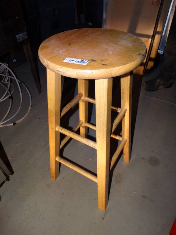 lot 4871 image: Wood bar stool