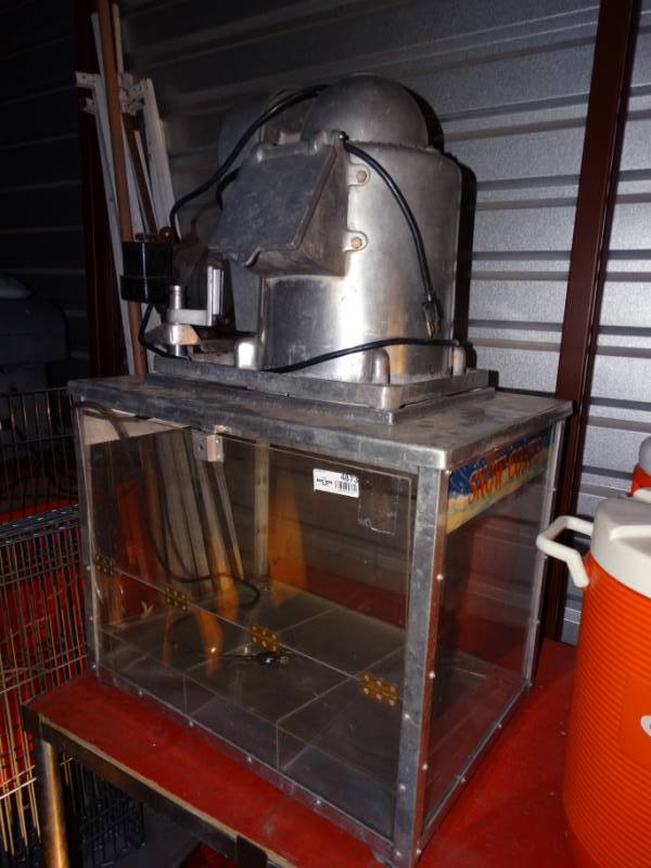 lot 4873 image: Commercial snow cone machine