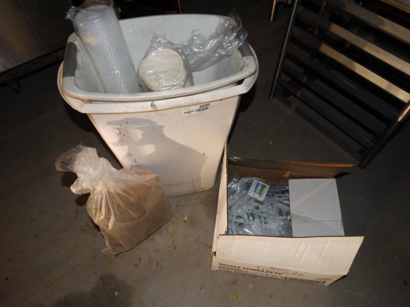 lot 4890 image: Trash can, lids, box of moist towelettes, food boats