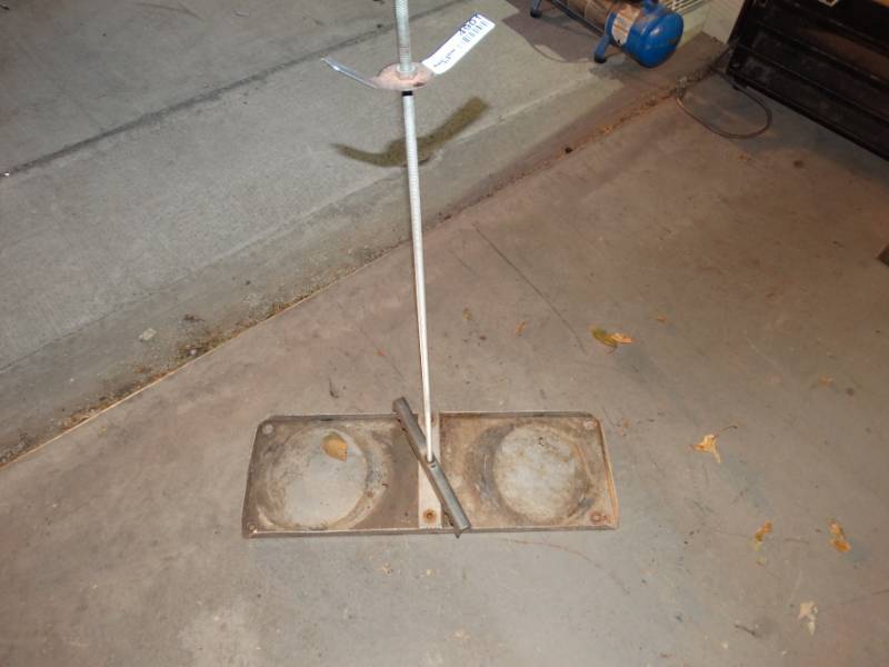 lot 4901 image: 2 bottle propane tank holder