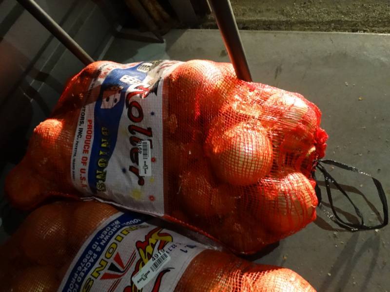 lot 4918 image: 50 lb bag of onions
