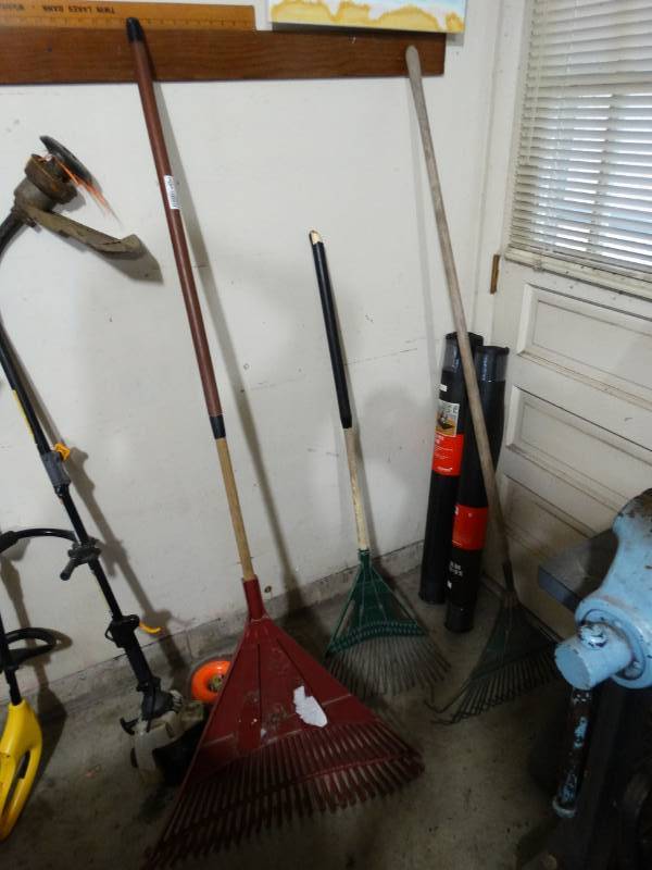 lot 2001 image: Lot of 3 Garden Rakes