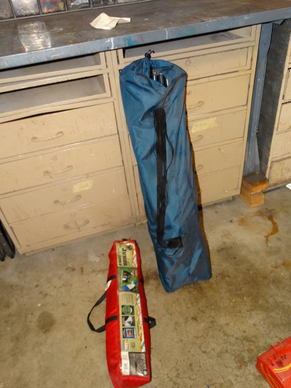 lot 2006 image: Lot of Camping gear
