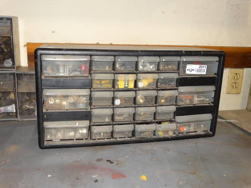 lot 2011 image: hardware Organizer with contents