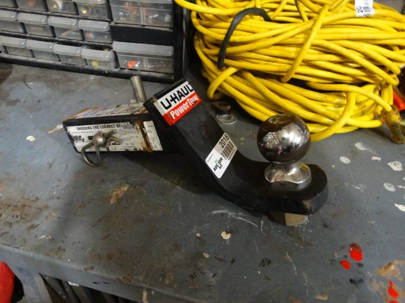 lot 2018 image: 3 12 Inch drop Hitch with 2 Ball