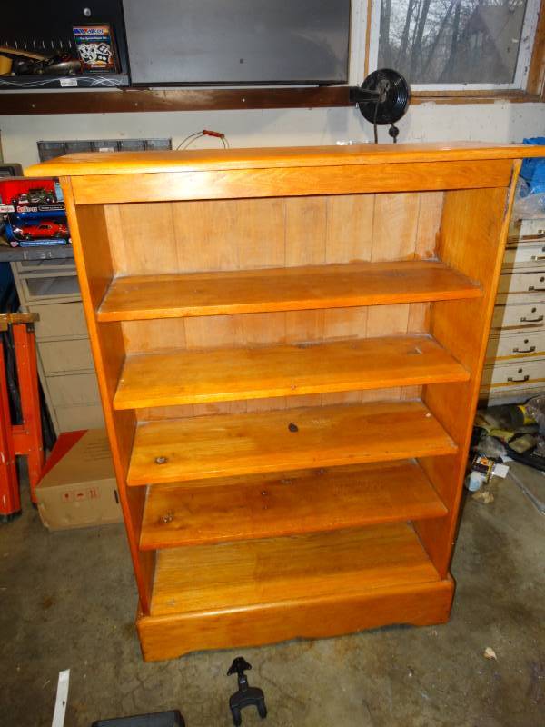 lot 2026 image: Nice Wooden Bookshelf
