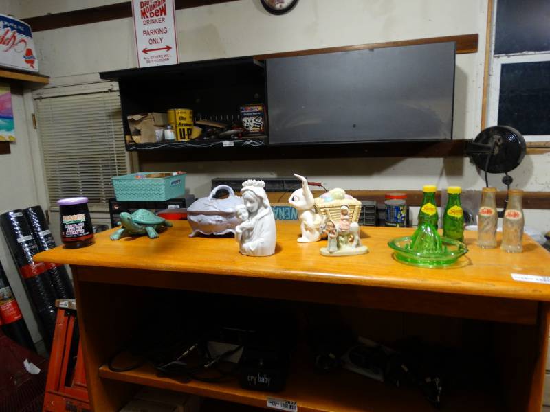 lot 2029 image: Lot of misc Knick Knacks